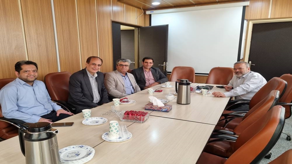 دیدار  مدیر عامل بیمارستان سینا با معاون درمان دانشگاه علوم پزشکی استان سمنان؛ تأکید بر تقویت هم‌افزایی در شبکه درمانی 