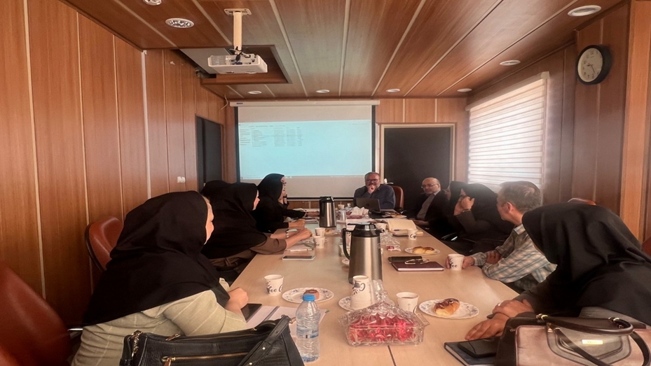 نشست مدیران پرستاری بیمارستان‌های تابعه دانشگاه علوم پزشکی سمنان در معاونت درمان 
